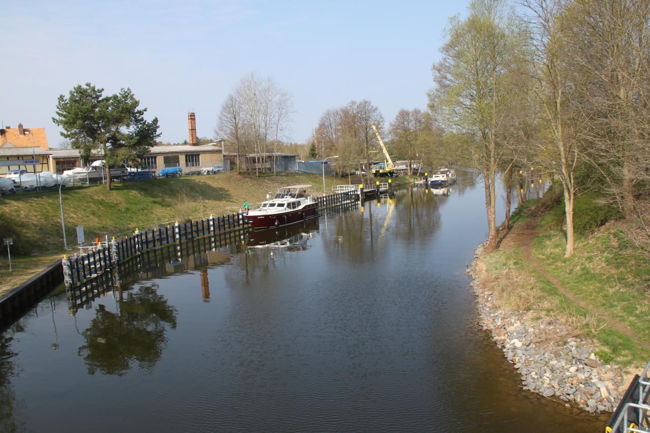 Hotel Zum Birkenhof Stechlin Esterno foto
